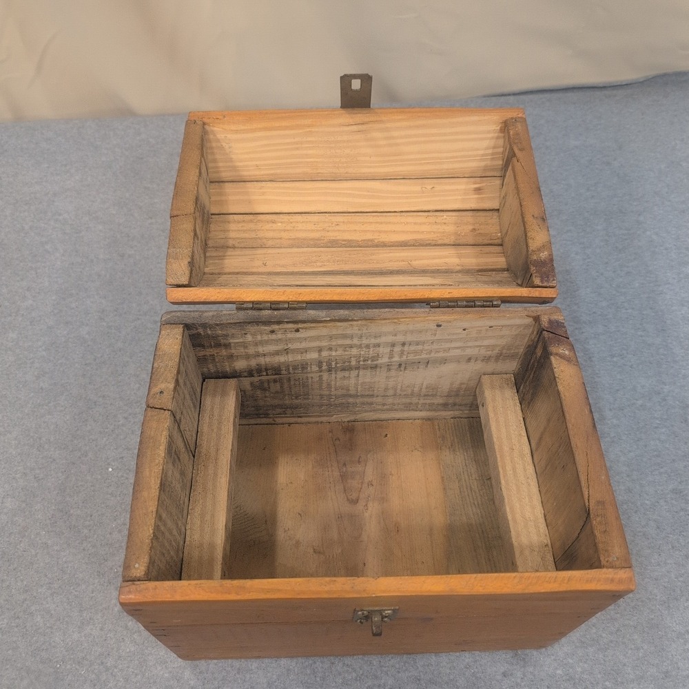 Rustic Wooden Treasure Chest Domed Lid Keepsake Box Small Storage Trunk - Picture 6 of 11